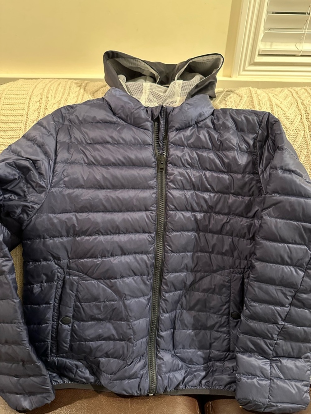 Herno kid’s light puffer jacket with removable hood, in Navy, size